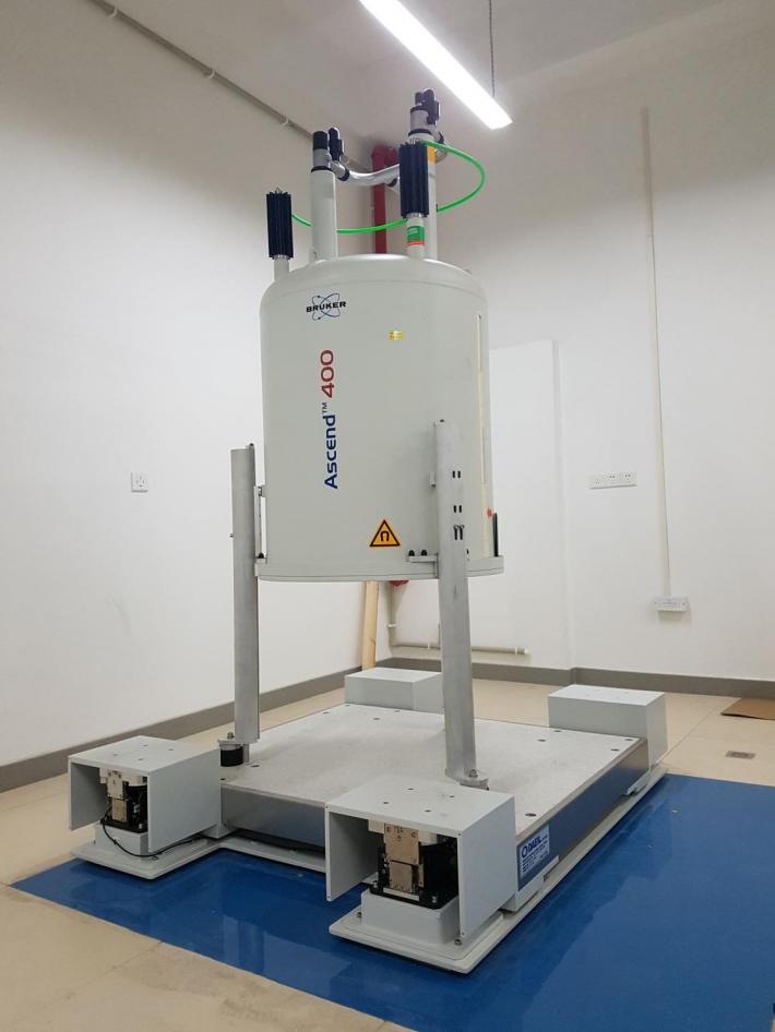 BRUKER NMR